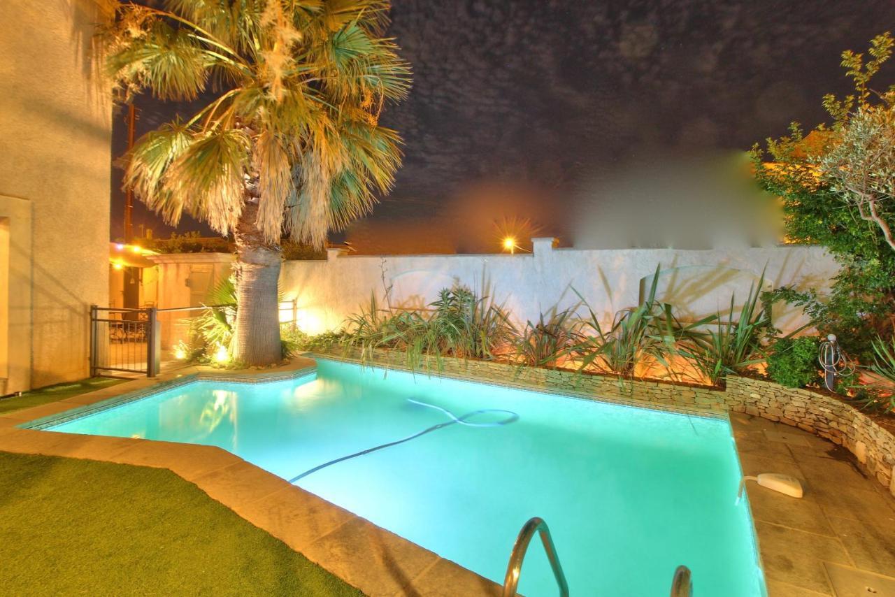 Maison Avec Piscine Et Jardin- 4 Chambres 8 Pers Cuers Εξωτερικό φωτογραφία