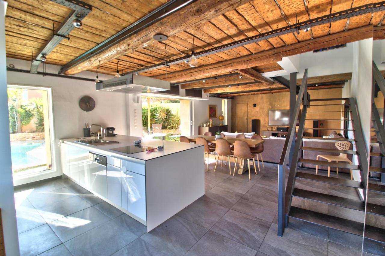 Maison Avec Piscine Et Jardin- 4 Chambres 8 Pers Cuers Εξωτερικό φωτογραφία